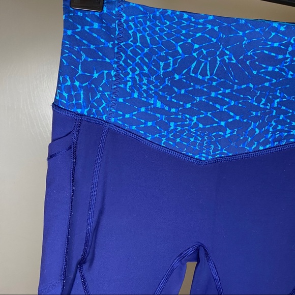 Lululemon All The Right Places Blue with blue snakeskin/water effect - Picture 4 of 4
